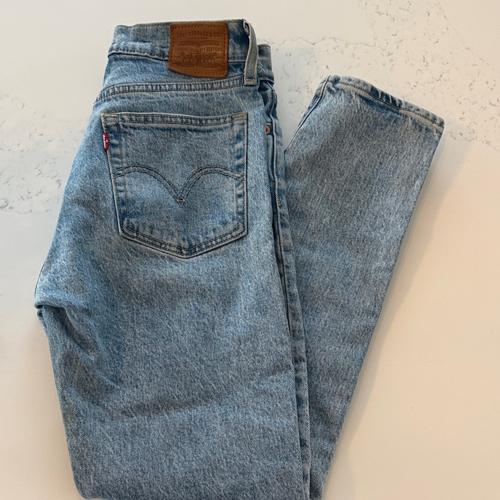 Levi's women’s Light Blue Straight-Leg Jeans